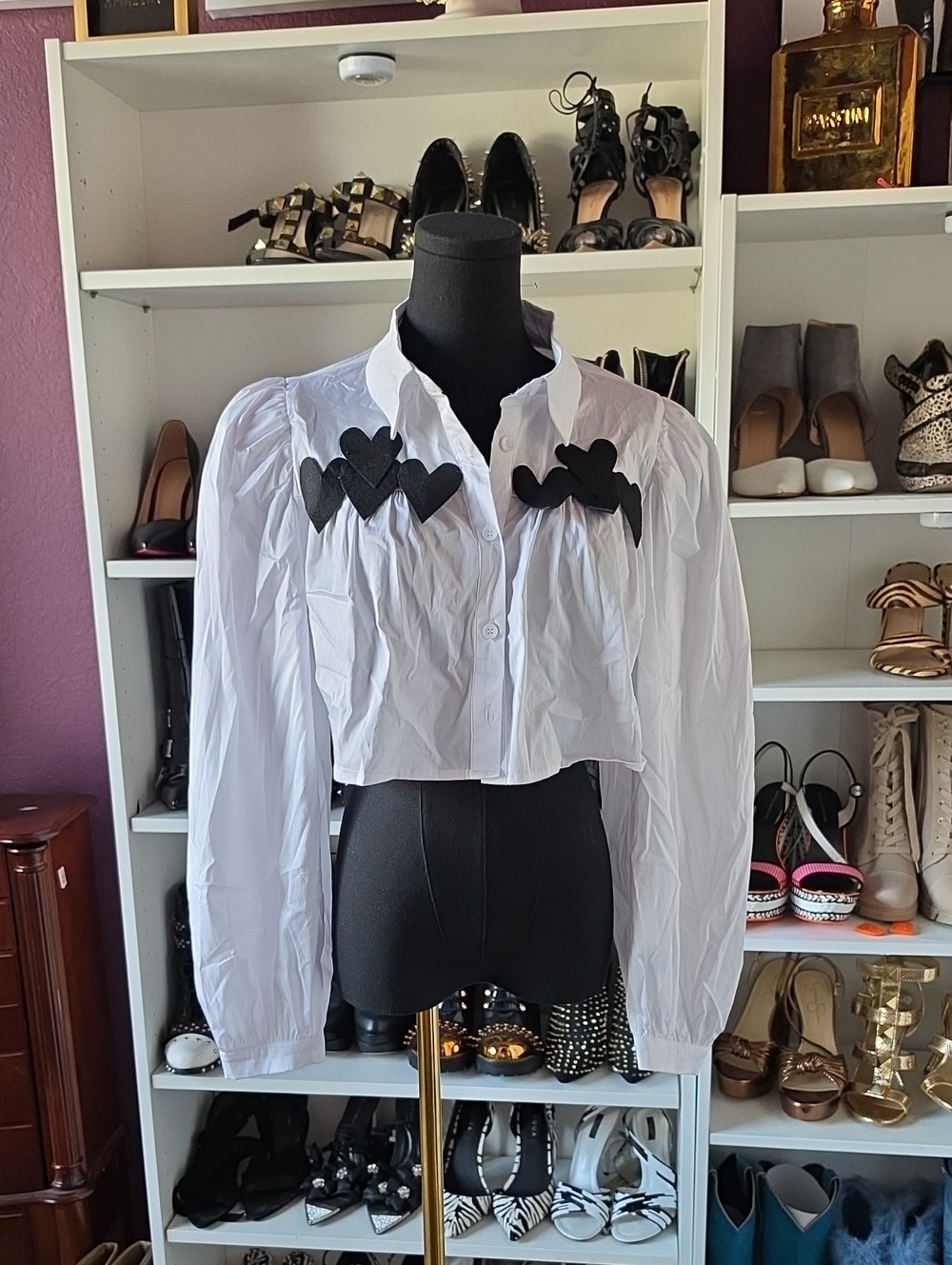 AKIRA White Cropped Button-Down Shirt with Black Heart Appliqués